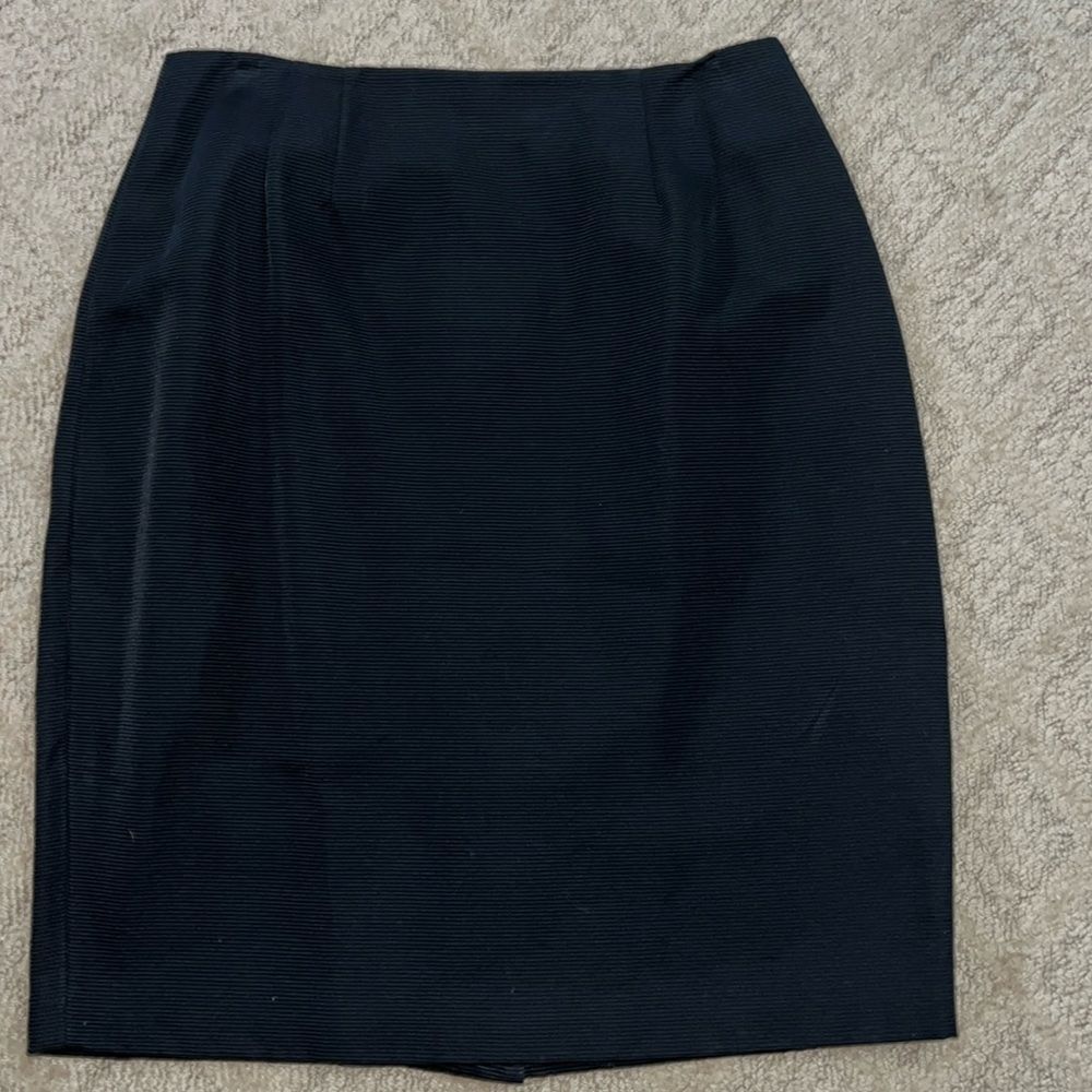 Ellen Tracy filly lines skirt size 12